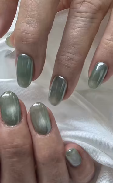 Sage cat-eye chrome nails